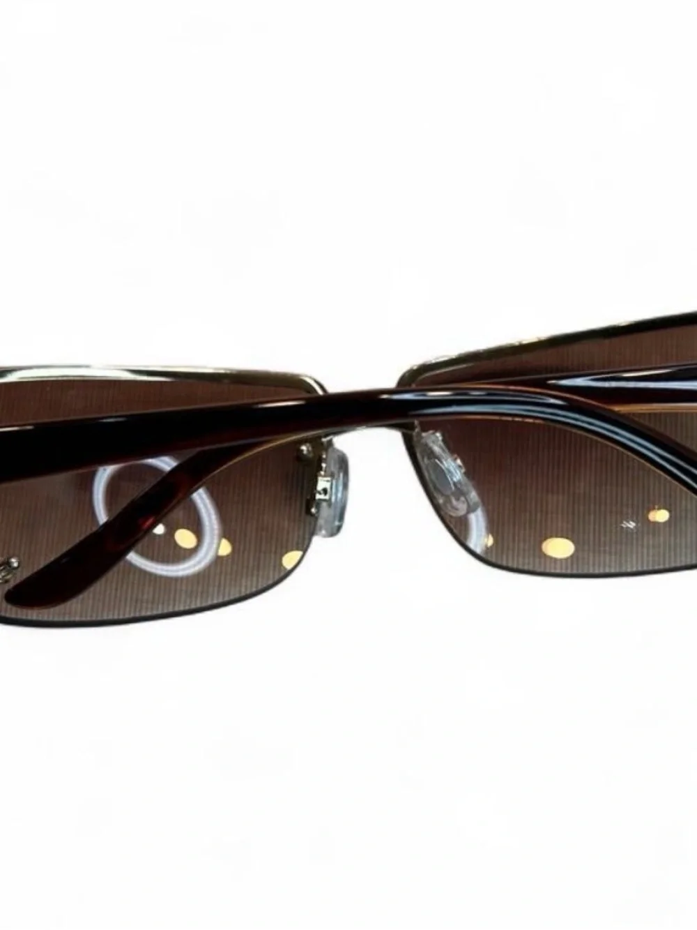 Daisy Fuentes Men's Brown Gradient Rimless Sunglasses with Silver Accents